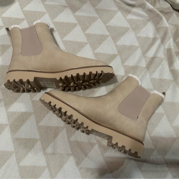 J crew Lug-sole Chelsea boots - Picture 4 of 7